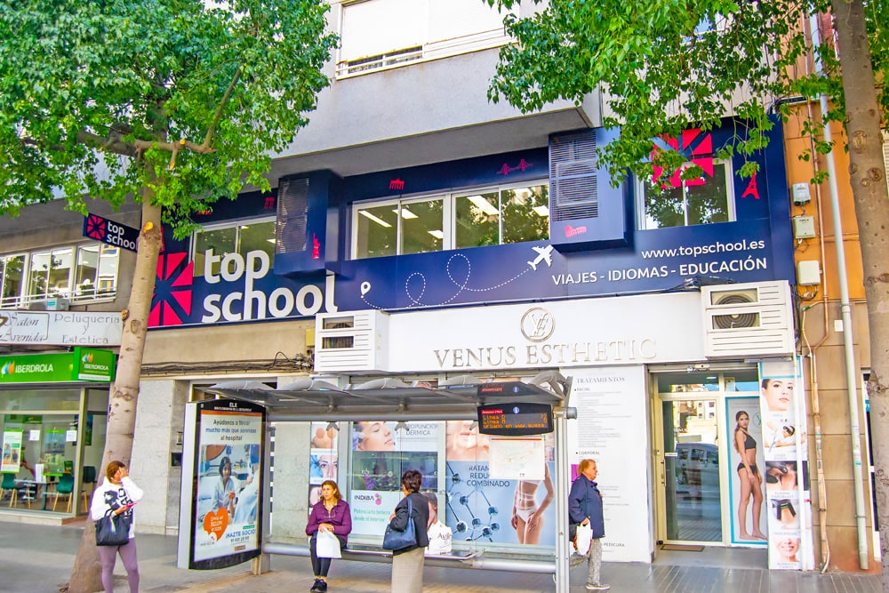 Cómo llegar a la oficina de cursos en el extranjero Top School